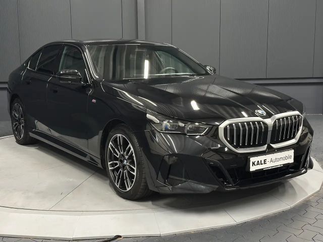 BMW 520 520d M-Sport Sedan