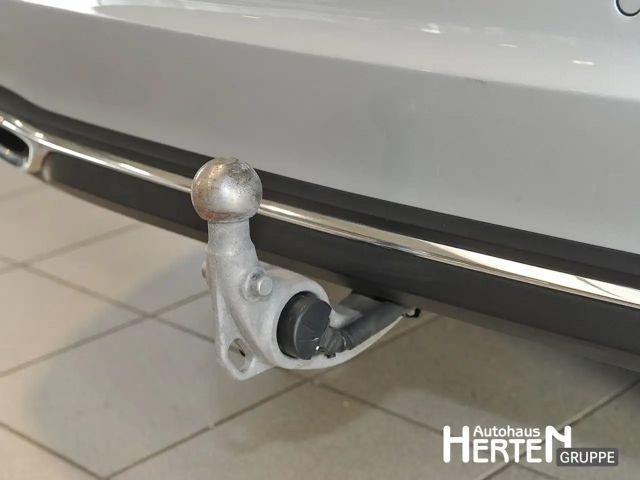 Mercedes-Benz C 200 AVANTGARDE Sedan