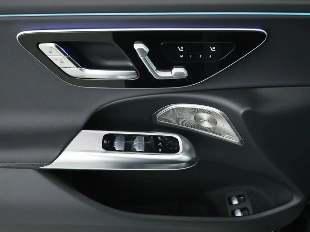 Mercedes-Benz E 400 4MATIC Sedan