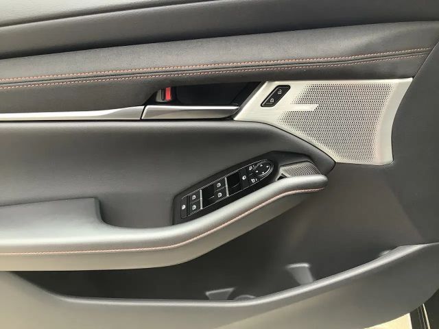 Mazda 3 2.5L SkyActiv e-Skyactiv