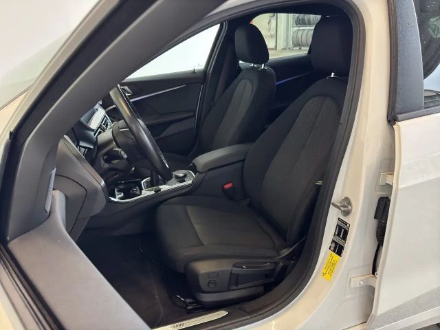 BMW 118 118i 5-deurs Sedan