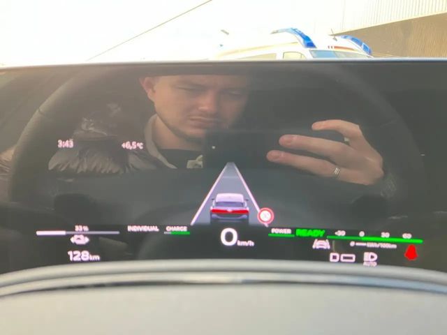 Audi A6 e-tron Quattro