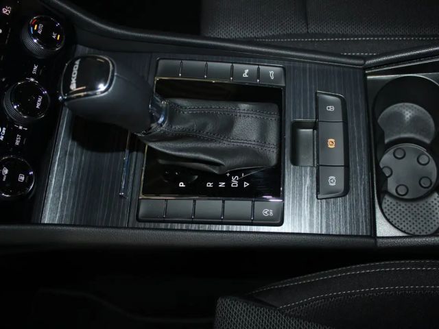 Skoda Superb 2.0 TDI Combi Style Style