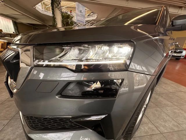 Skoda Karoq Edition 130 DSG*AHK*Rückfahrk*Frontscheibenheiz