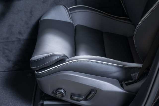 Volvo XC60 AWD Dark Plus Recharge T6