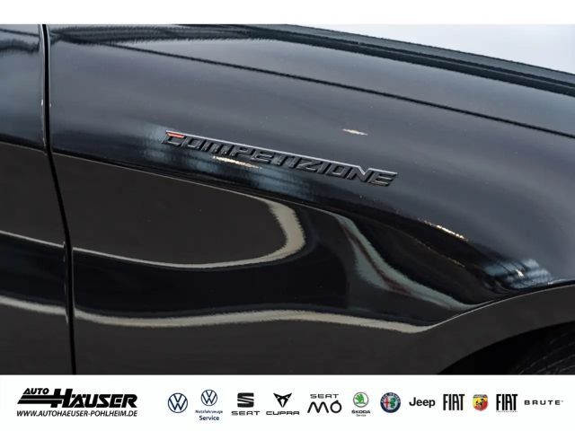 Alfa Romeo Giulia AT8 Q4 Turbo