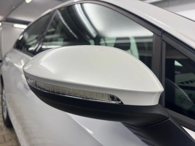 Volkswagen Golf 2.0 TDI Golf VIII Life Variant