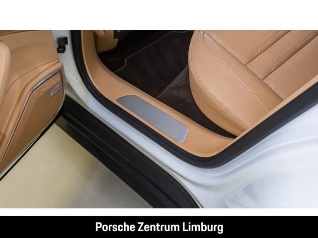 Porsche Panamera 4 E-Hybrid