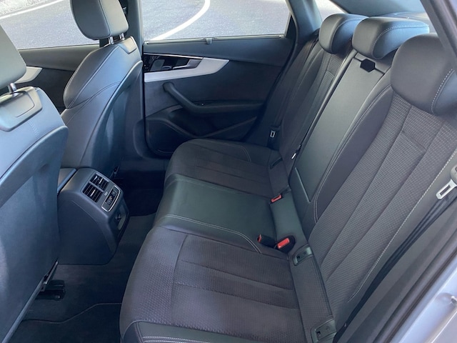 Audi A4 35 TFSI S-Tronic Sedan