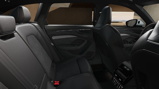 Audi A6 Avant Quattro S-Tronic