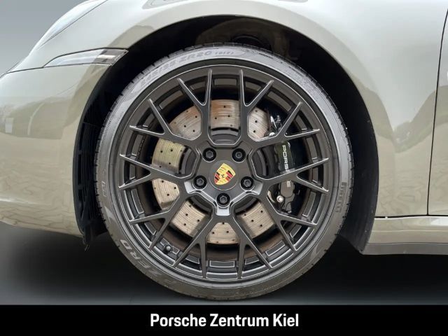 Porsche 992 4 Coupé GTS Targa