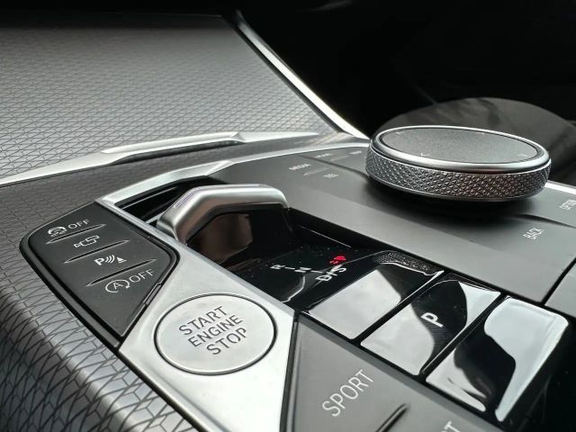 BMW 320 320i M-Sport Sedan