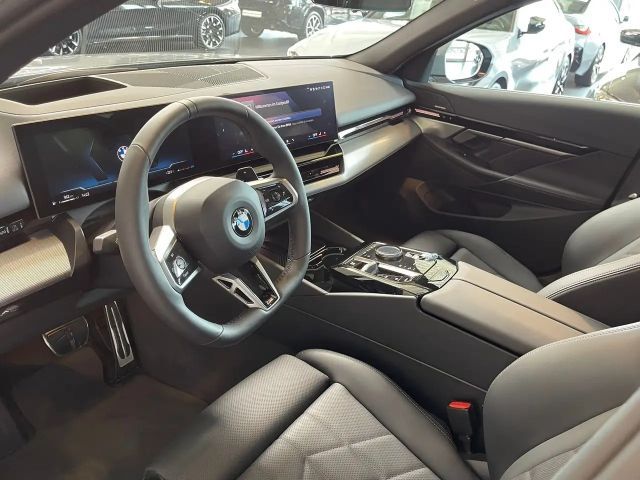 BMW 520 520d M-Sport Sedan