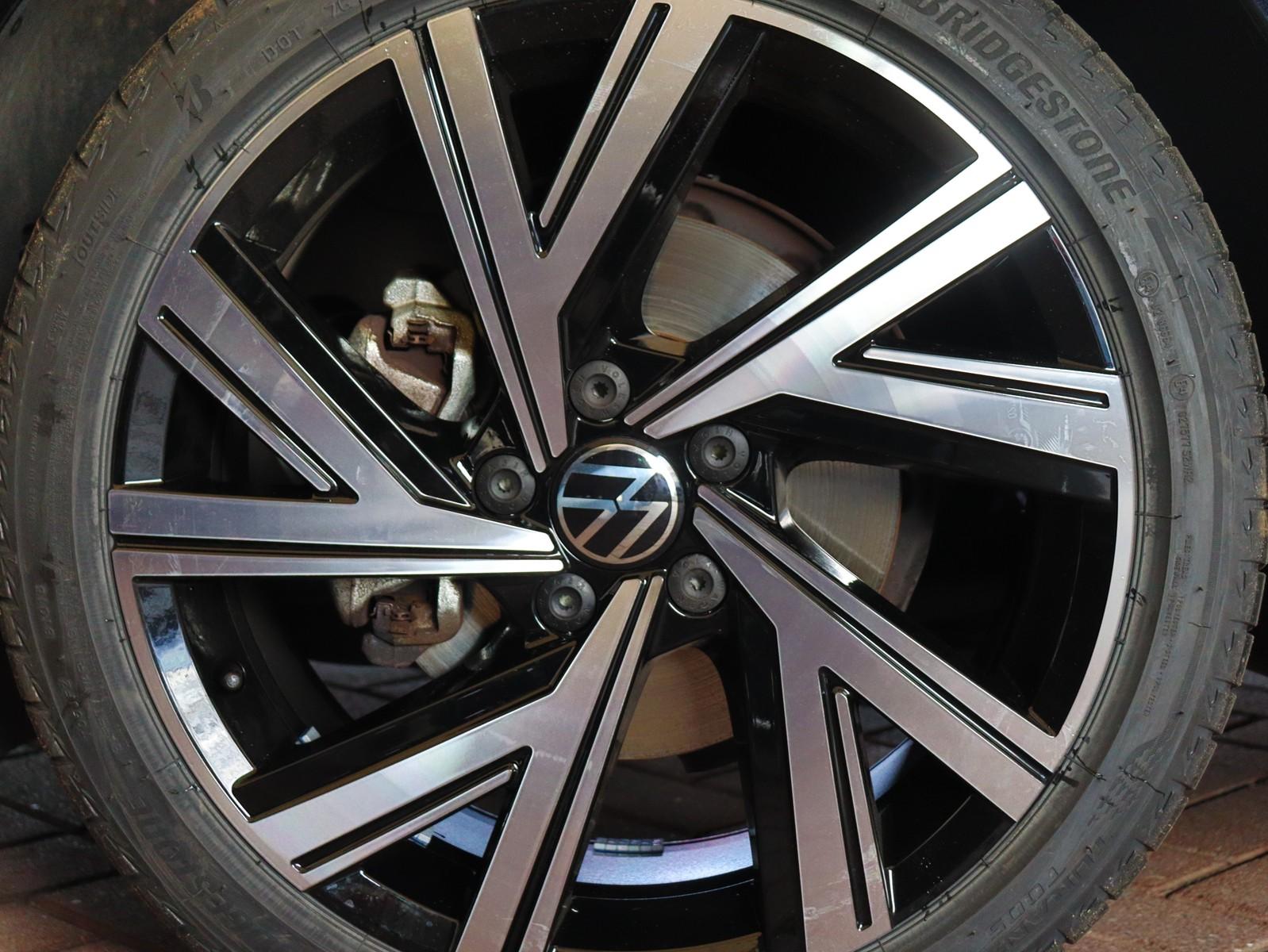 Volkswagen Golf 1.5 TSI DSG Golf VIII R-Line