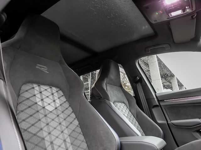 Volkswagen Golf 1.5 eTSI R-Line Variant