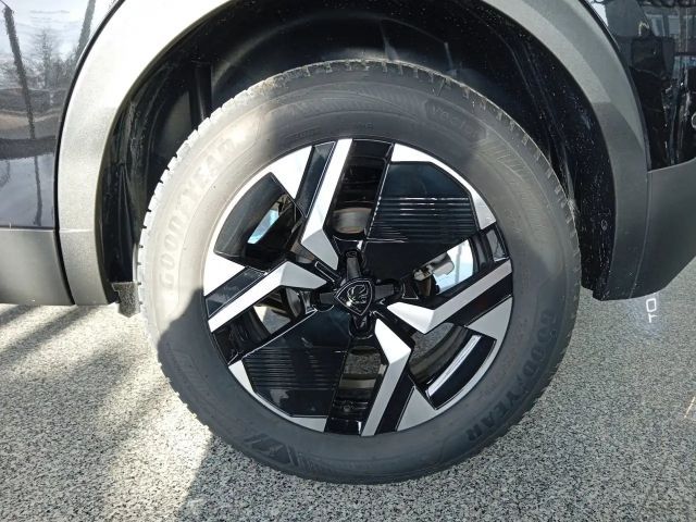 Peugeot 2008 1.2 136 A llure ACC+LED+SHZ+KlimaA+PDC+AUT