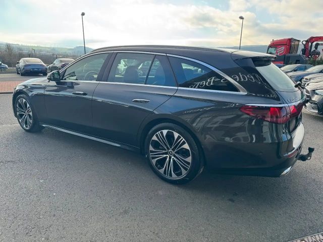 Mercedes-Benz E 220 AVANTGARDE E 220 d Estate