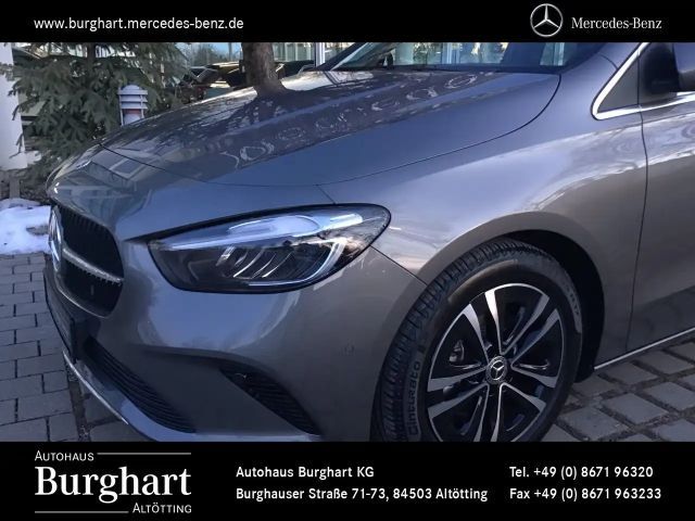 Mercedes-Benz B 200 Progressive Sedan