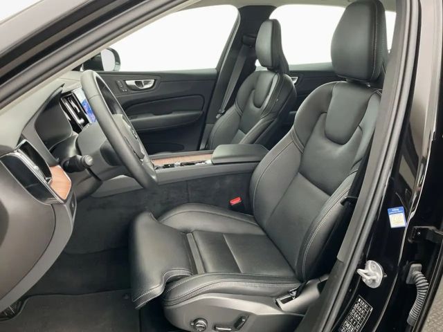 Volvo XC60 Dark Plus