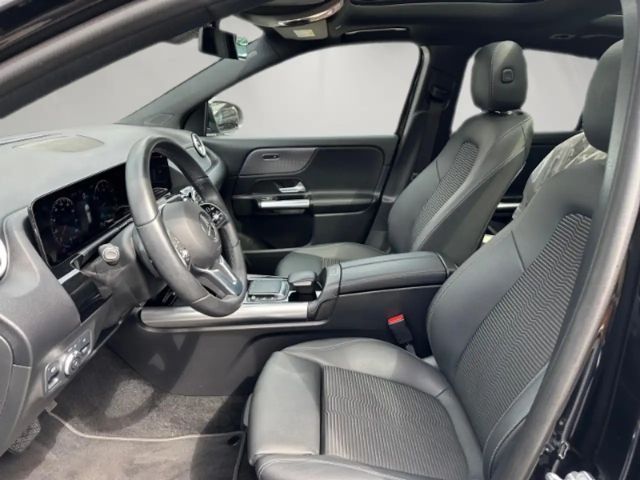 Mercedes-Benz GLA 200 4MATIC Progressive