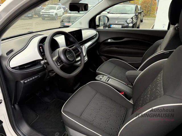 Fiat 500e +Rückfahrkamera+PDC+Sitzheizung+Carplay+Klimaaut.