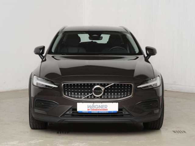 Volvo V60 Cross Country AWD Plus