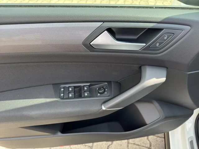 Volkswagen Touran 1.5 TSI DSG R-Line