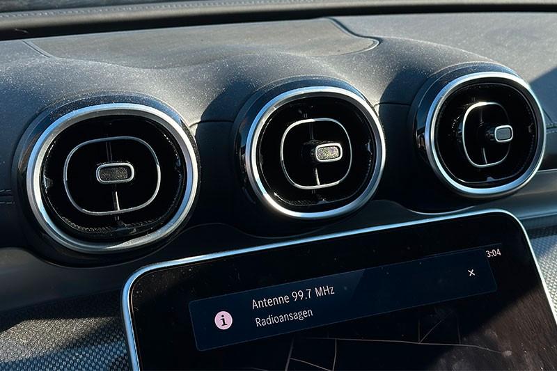 Mercedes-Benz C 220 AMG Line C 220 d Sedan