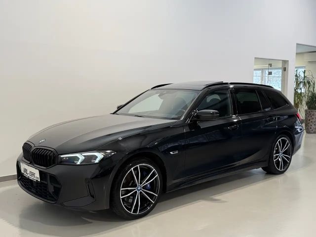 BMW 330 330e M-Sport xDrive