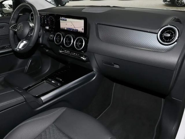 Mercedes-Benz GLA 200 AHK+KAMERA+SPURHALTE+CARPLAY+LED+18 ZOLL