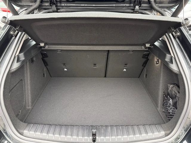 BMW 118 118i Sedan Sport Line