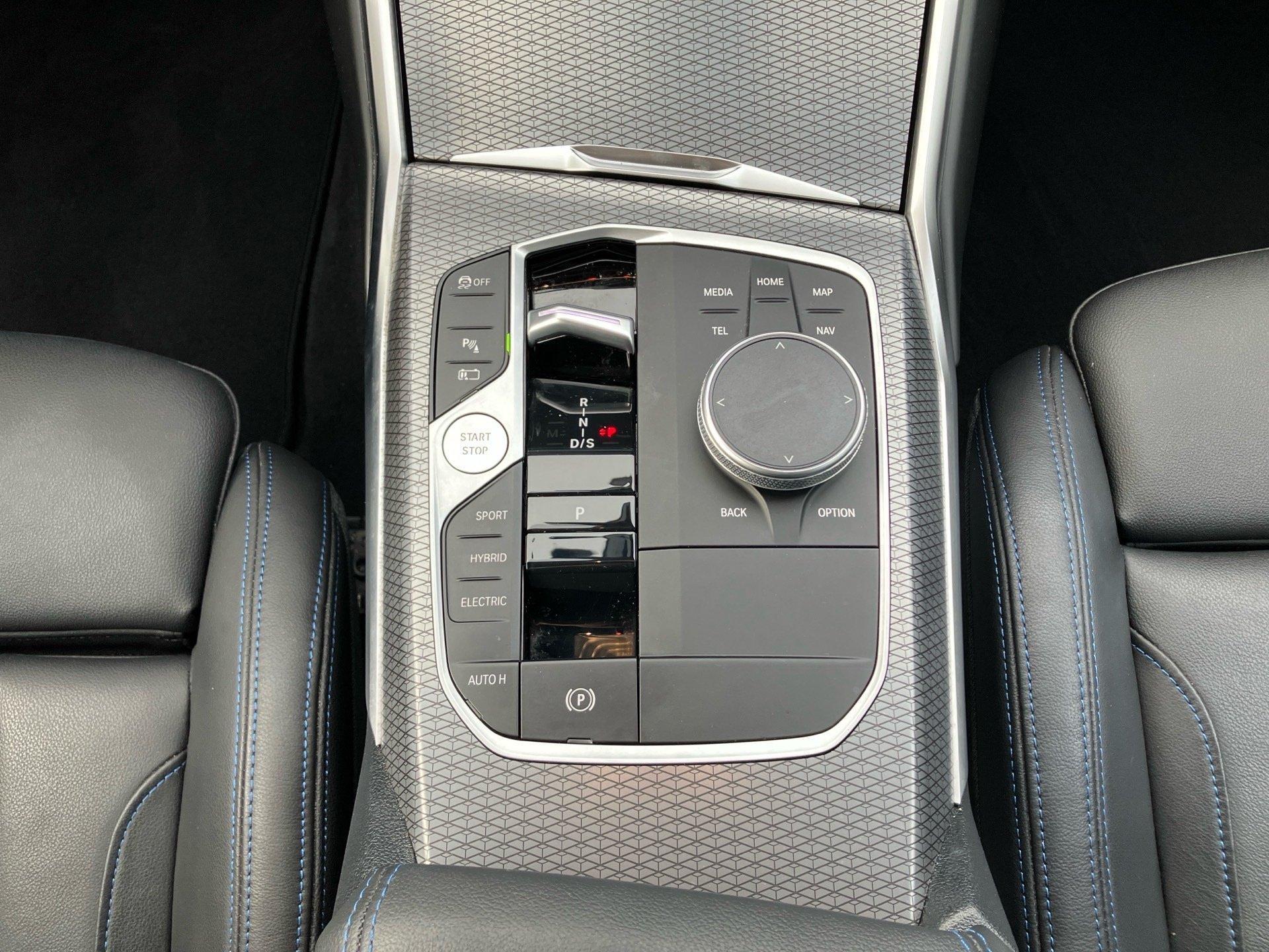 BMW 330 330e Sedan xDrive