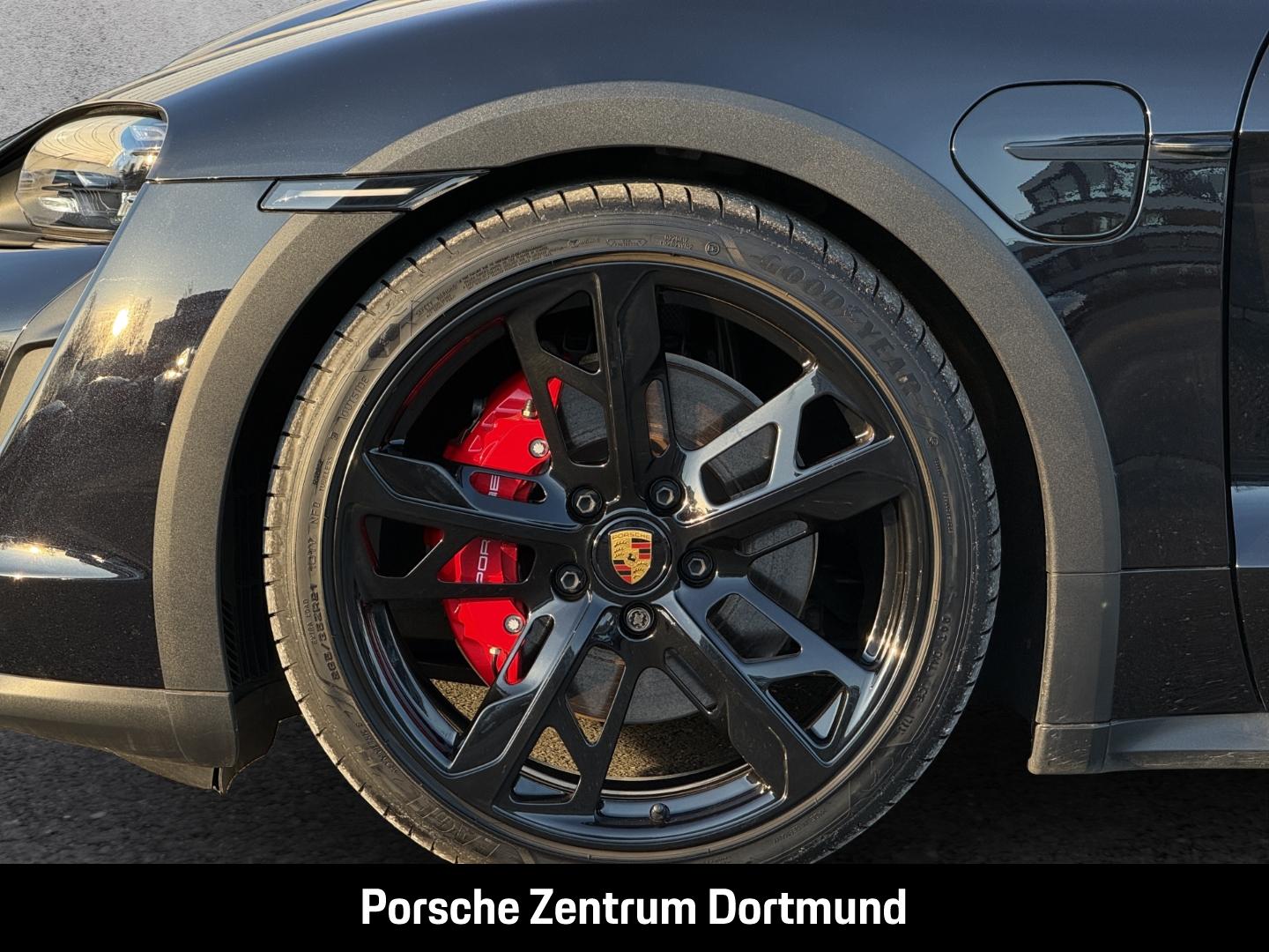 Porsche Taycan 4S Cross Turismo