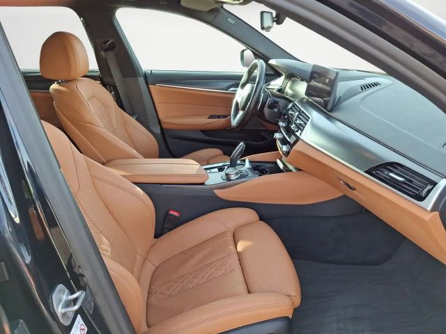 BMW 520 520d M-Sport Touring xDrive