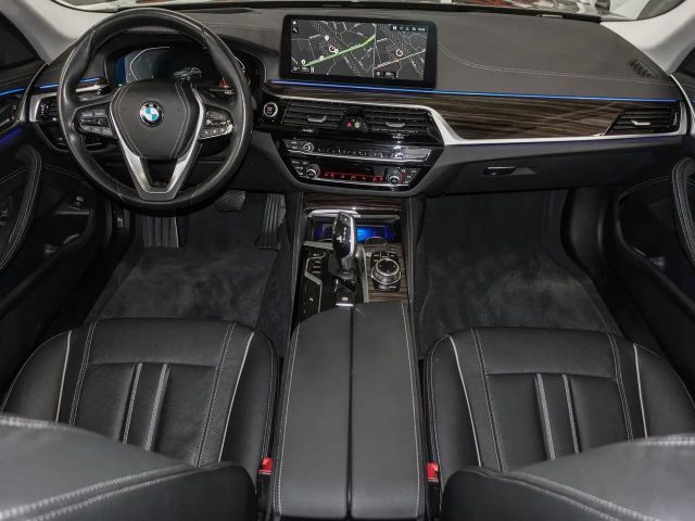 BMW 530 530d Luxury Line Sedan