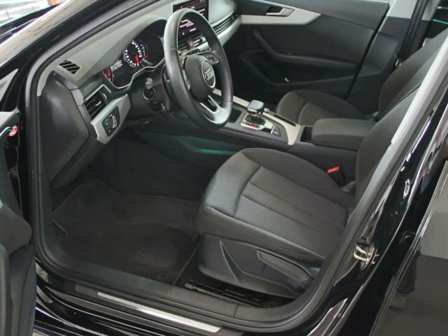 Audi A4 30 TDI Avant S-Tronic