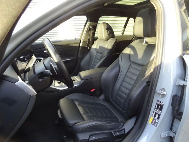 BMW 330 330e M-Sport Touring xDrive