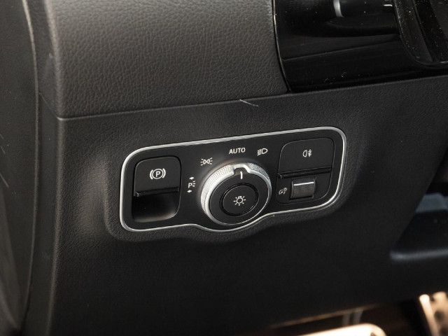 Mercedes-Benz GLA 180 AMG Line