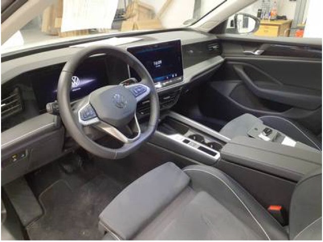 Volkswagen Passat 1.5 eTSI Business DSG