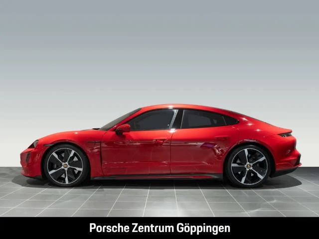 Porsche Taycan Turbo