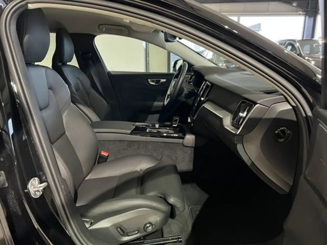 Volvo V60 AWD Dark Plus Recharge T6