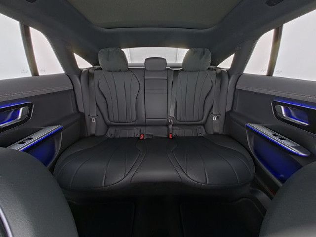 Mercedes-Benz EQE 300 Sedan