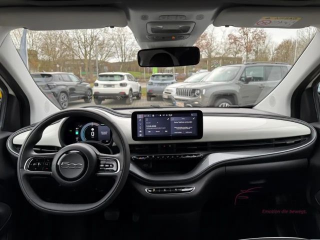 Fiat 500e +Rückfahrkam.+Klimaaut.+Keyless+Tempomat