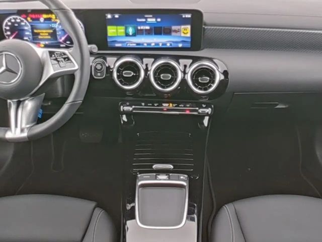 Mercedes-Benz CLA 180 Coupé Progressive