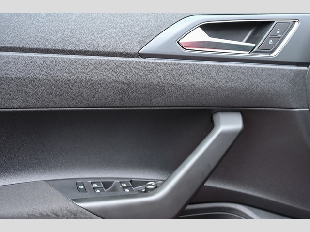 Volkswagen Polo 1.0 TSI DSG R-Line