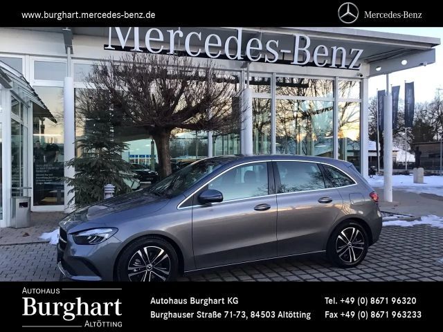 Mercedes-Benz B 200 Progressive Sedan