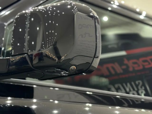 Land Rover Defender AWD D250 SE