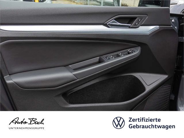 Volkswagen Golf 1.5 eTSI DSG Variant