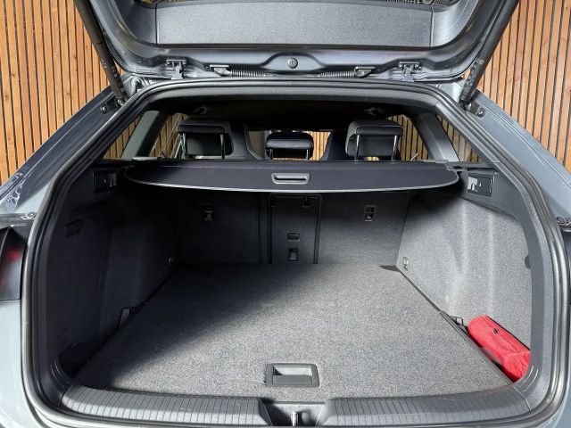 Volkswagen Golf DSG R-Line Variant