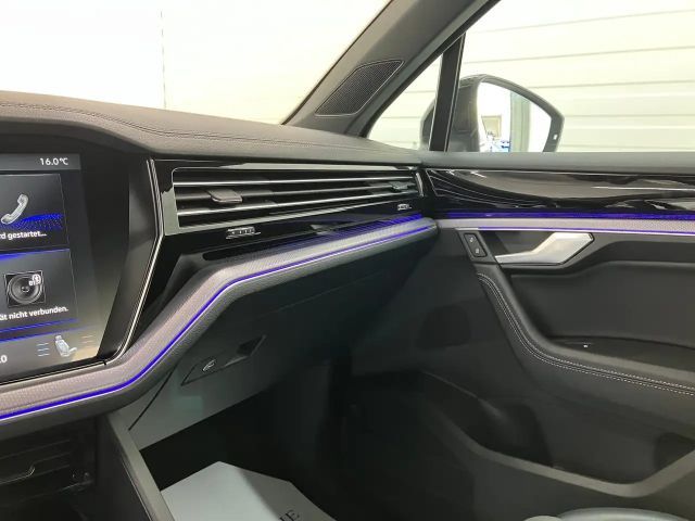 Volkswagen Touareg 4Motion R-Line